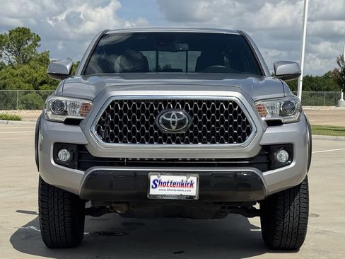 Used 2019 Toyota Tacoma TRD Off-Road AWD/4WD image 7
