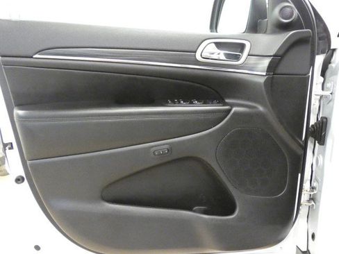 Used 2021 Jeep Grand Cherokee Limited AWD/4WD image 11
