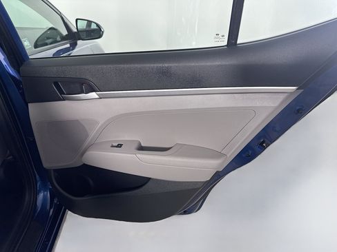 Used 2019 Hyundai Elantra SE image 27