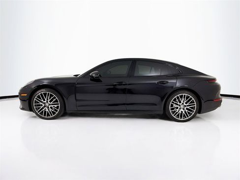 Used 2024 Porsche Panamera 4 image 2
