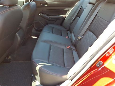 Used 2023 Nissan Altima 2.5 SR image 9
