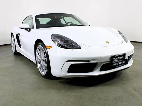 Used 2024 Porsche 718 Cayman image 9