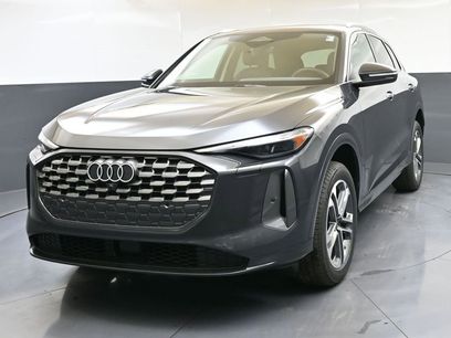 Used 2025 Audi Q5 Premium w/ Convenience Package