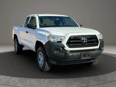 Used 2016 Toyota Tacoma SR RWD image 3