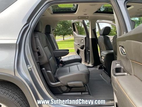Used 2020 Chevrolet Traverse LT w/ LT Premium Package FWD image 41