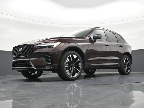 Used 2026 Volvo XC60 B5 Plus AWD/4WD image 22