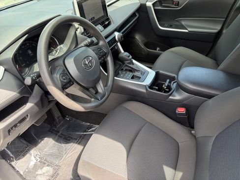 Used 2025 Toyota RAV4 LE AWD/4WD image 10