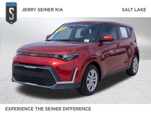 Certified 2023 Kia Soul LX FWD image 1