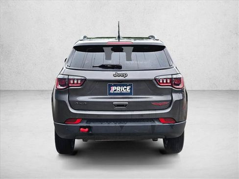 Used 2024 Jeep Compass Trailhawk AWD/4WD image 6