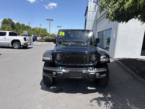 Used 2024 Jeep Wrangler Unlimited AWD/4WD image 9