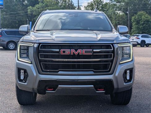 Used 2023 GMC Yukon AT4 w/ Technology Package AWD/4WD image 8