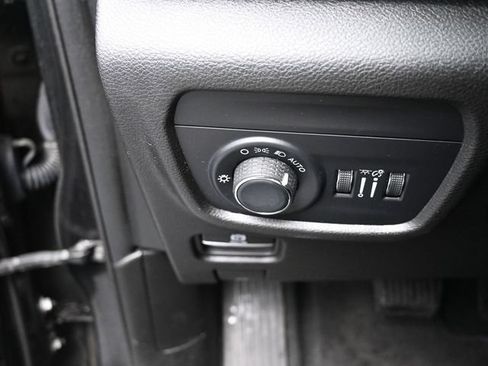 Used 2024 Jeep Grand Cherokee L Laredo AWD/4WD image 17