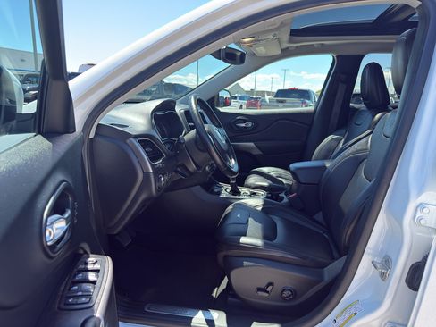 Used 2020 Jeep Cherokee Limited AWD/4WD image 11