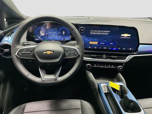 New 2026 Chevrolet Equinox EV LT image 24