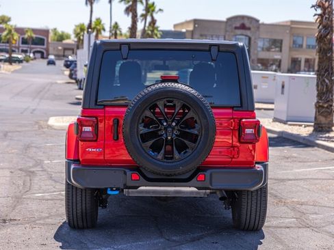 Used 2022 Jeep Wrangler Unlimited Sahara w/ Cold Weather Group image 5