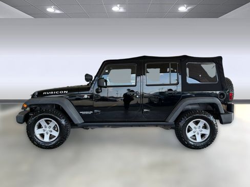 Used 2011 Jeep Wrangler Unlimited Rubicon w/ Connectivity Group AWD/4WD image 2