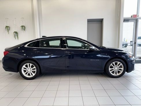 Used 2017 Chevrolet Malibu Hybrid image 34