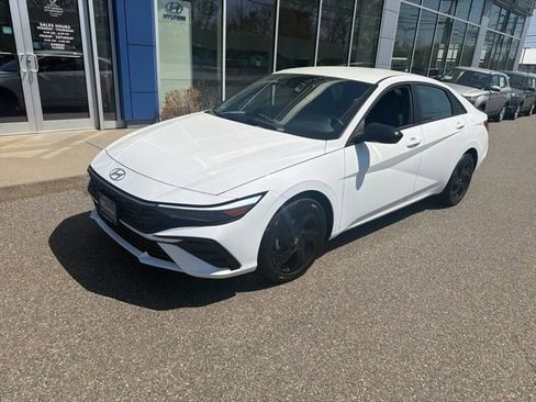 Used 2026 Hyundai Elantra Sport FWD image 3