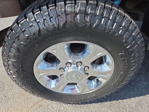 Certified 2024 RAM 2500 Big Horn w/ Off Road Package AWD/4WD image 11