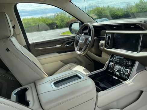 Used 2023 GMC Yukon Denali image 9