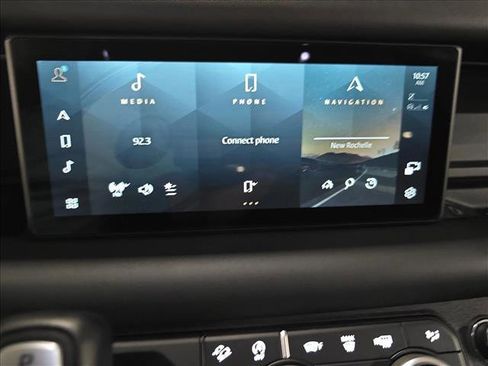 Certified 2024 Land Rover Defender 110 X-Dynamic SE image 23