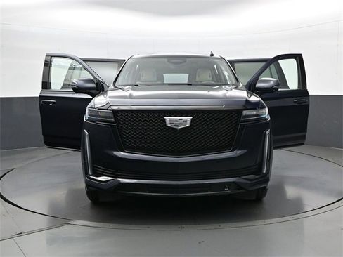 Used 2021 Cadillac Escalade ESV Sport Platinum image 32