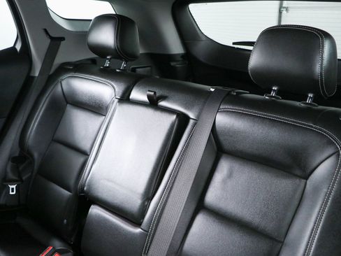 Used 2022 GMC Terrain SLT w/ LPO, Floor Liner Package AWD/4WD image 24