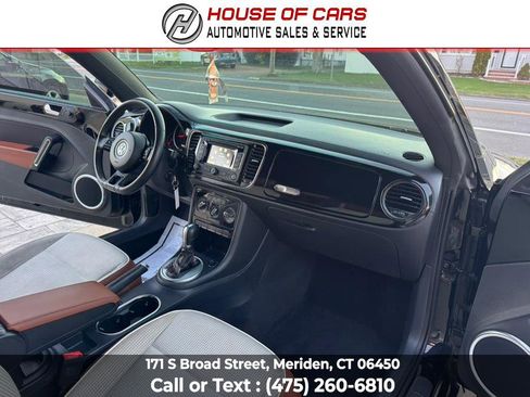 Used 2015 Volkswagen Beetle 1.8T Classic FWD image 20