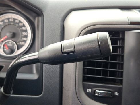 Used 2018 RAM 2500 Tradesman w/ Chrome Appearance Group image 17