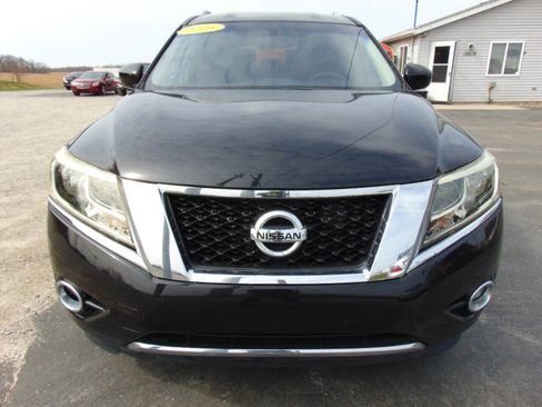 Used 2016 Nissan Pathfinder SV image 3