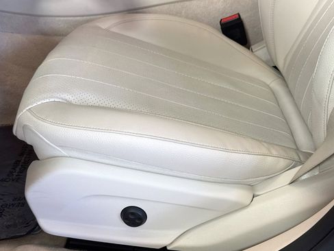 Used 2019 Mercedes-Benz E 300 image 18