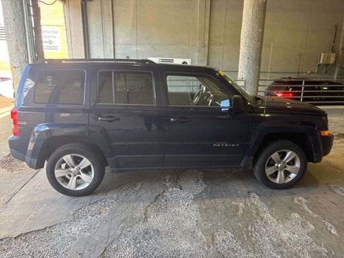 Used 2014 Jeep Patriot Latitude w/ Sun/Sound Group image 2