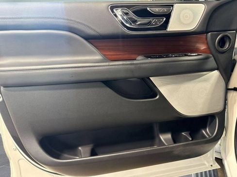 Certified 2023 Lincoln Navigator Reserve AWD/4WD image 15