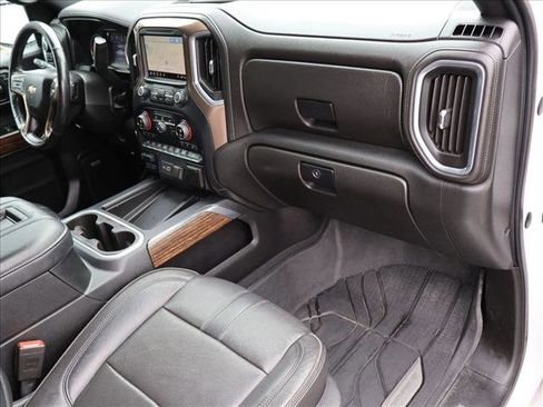 Used 2019 Chevrolet Silverado 1500 High Country w/ Technology Package AWD/4WD image 28