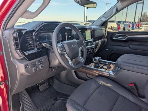 Used 2025 Chevrolet Silverado 1500 LT Trail Boss w/ Convenience Package II image 12