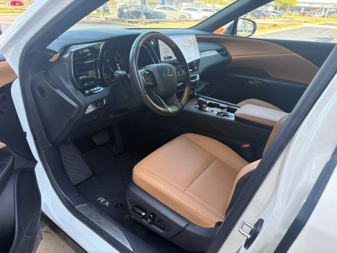 Used 2025 Lexus RX 350 Premium w/ Accessory Package (Z1) FWD image 5