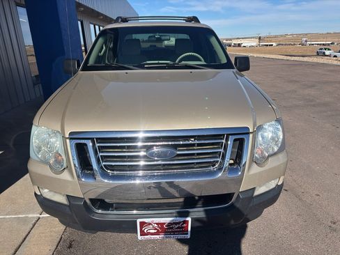 Used 2007 Ford Explorer Sport Trac XLT image 2