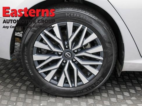 Used 2024 Nissan Altima 2.5 SV image 29