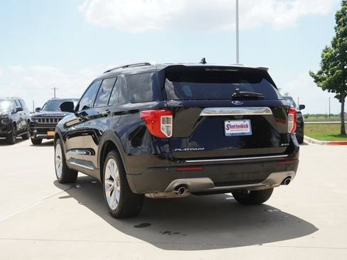 Used 2023 Ford Explorer Platinum w/ Technology Package AWD/4WD image 7