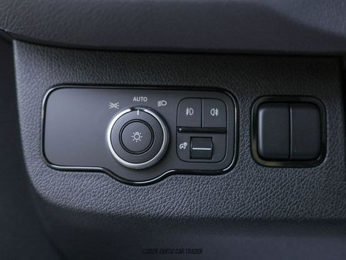 Used 2024 Mercedes-Benz Sprinter 2500 image 37