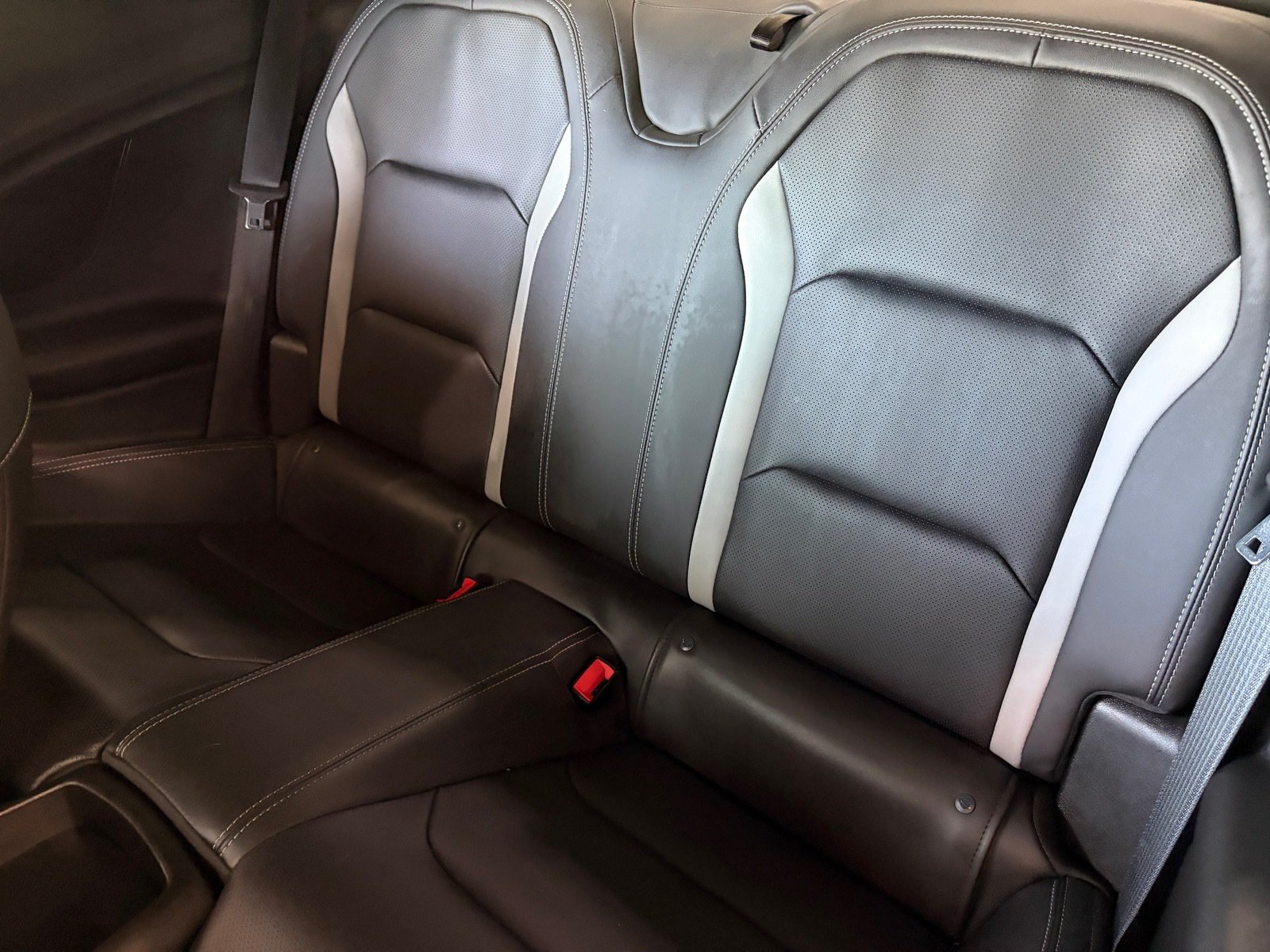 Used 2018 Chevrolet Camaro SS RWD image 13
