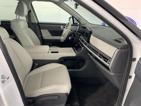 Used 2025 Hyundai Santa Fe SEL FWD image 39