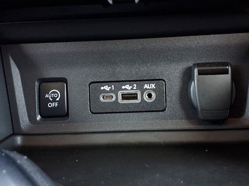 Used 2025 Nissan Sentra SV FWD image 16