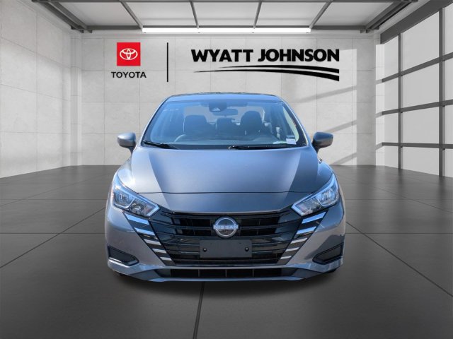 Used 2024 Nissan Versa SV FWD image 2