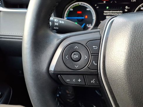 Certified 2023 Toyota Venza XLE image 15