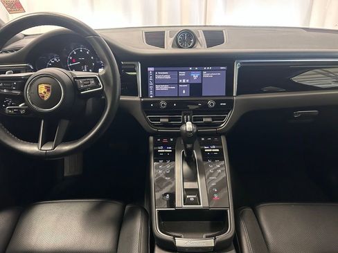 Used 2023 Porsche Macan Turbo AWD/4WD image 17