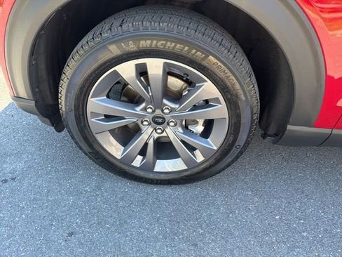 Used 2023 Ford Explorer XLT w/ Equipment Group 202A AWD/4WD image 12
