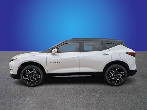Used 2023 Chevrolet Blazer RS w/ Driver Confidence II Package FWD image 2