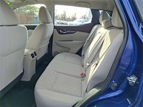 Used 2018 Nissan Rogue Sport SV w/ SV All-Weather Package image 10