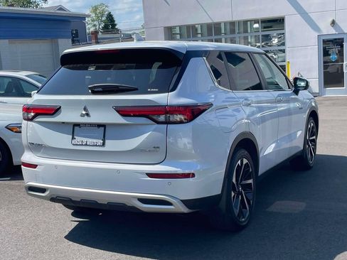 Used 2024 Mitsubishi Outlander SE AWD/4WD image 4